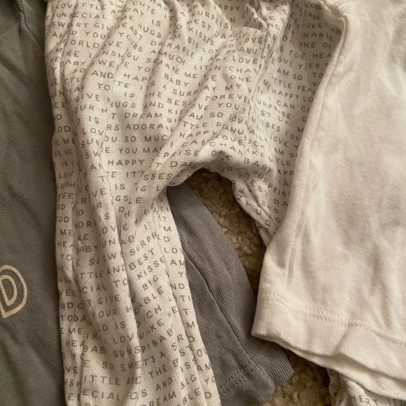 Carters 9 month 3 piece outfit gender neutral word art happy little loved - Picture 3 of 7